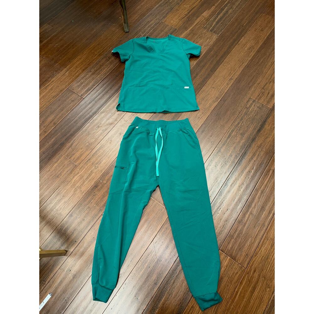 FIGS Technical Collection in a teal Women’s Small Top & Pants